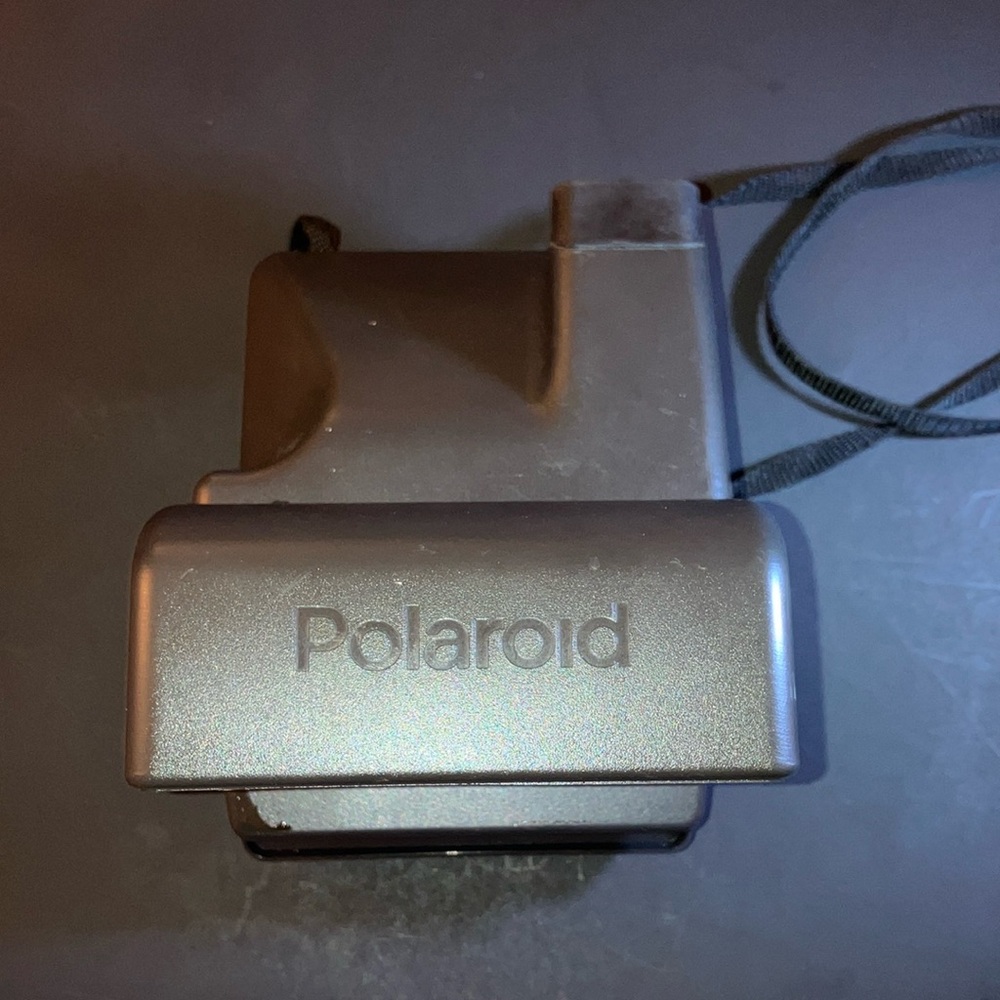 Polaroid OneStep CloseUp Camera - Picture 7 of 9
